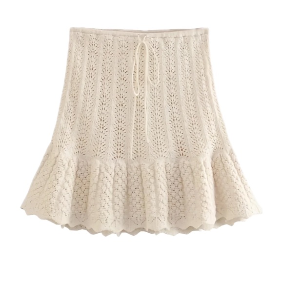 ZARA Cream Crochet Knit Flare Mini Skirt Size Medium - Picture 1 of 8